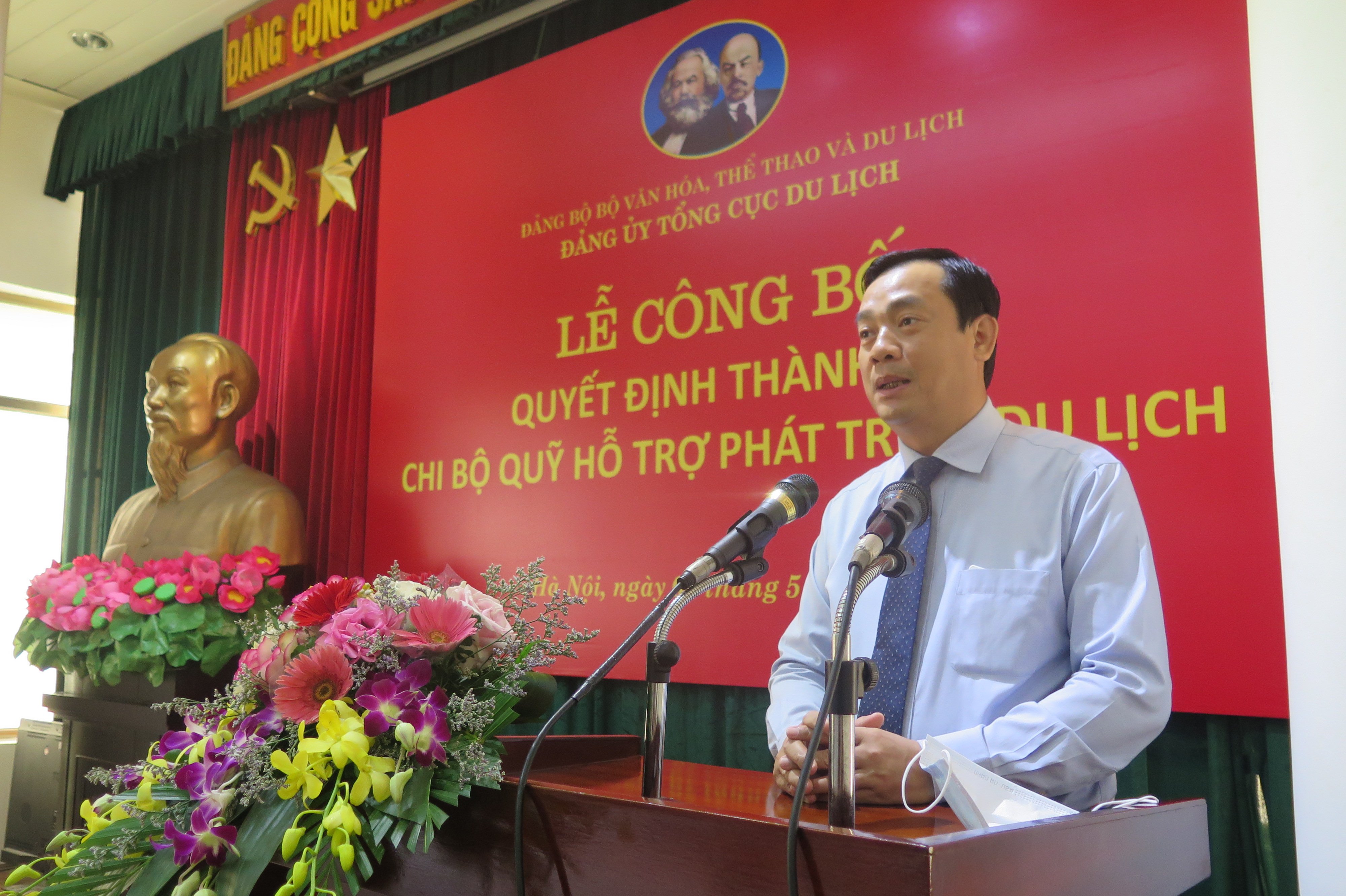 Phó Bí thư Đảng ủy Bộ VHTTDL, Bí thư Đảng ủy TCDL, Tổng cục trưởng Tổng cục Du lịch Nguyễn Trùng Khánh phát biểu chỉ đạo